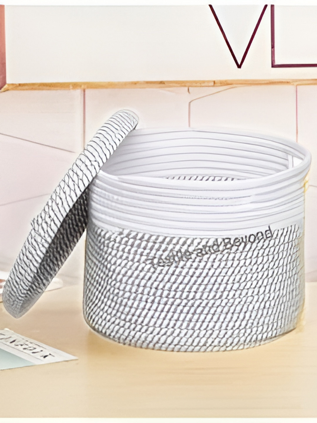 Textile and Beyond Grey & White Textured Cotton Lid Laundry Bag