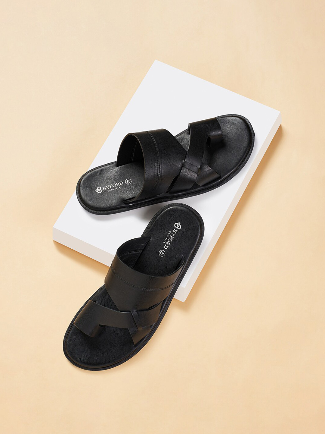 BYFORD by Pantaloons Men Textured One Toe Comfort Sandals