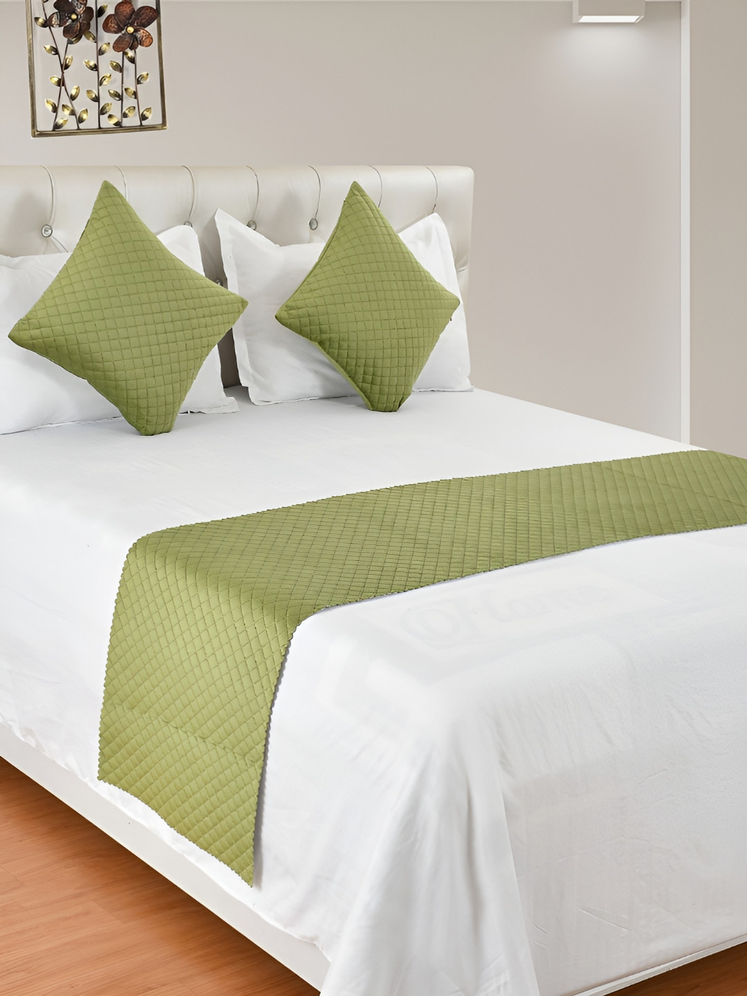 HOMADORN Green Quilted Velvet Bed Runner With 2 Cushion Covers