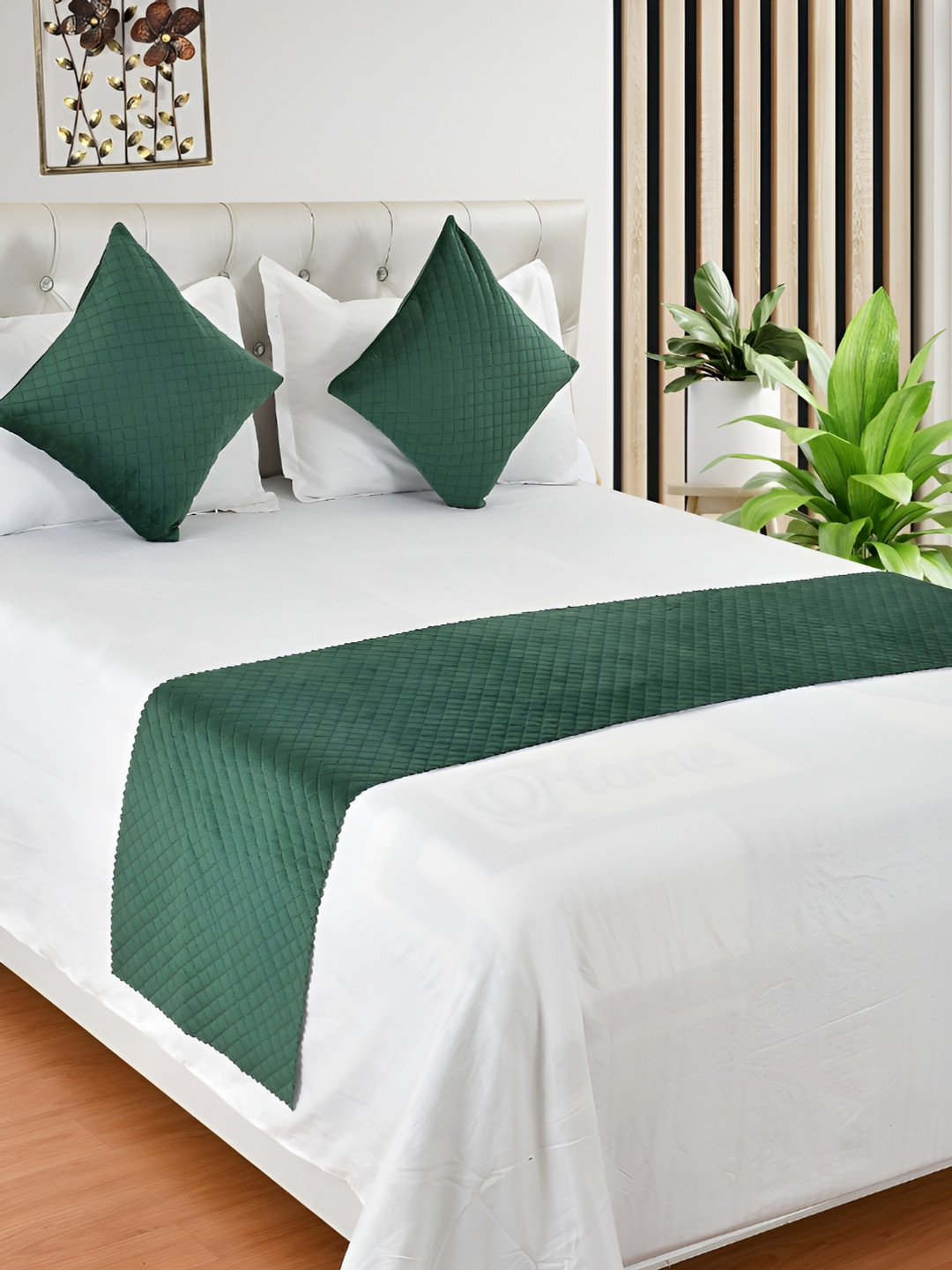 HOMADORN Green Quilted Velvet Bed Runner With 2 Cushion Covers