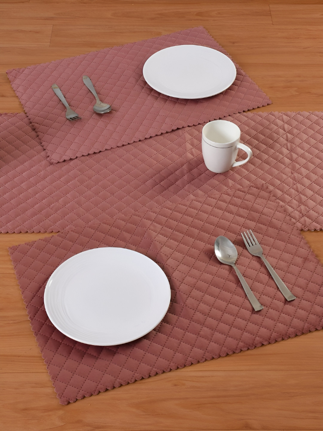 HOMADORN Pink 5 Pieces Quilted Velvet Table Runner With Placemats