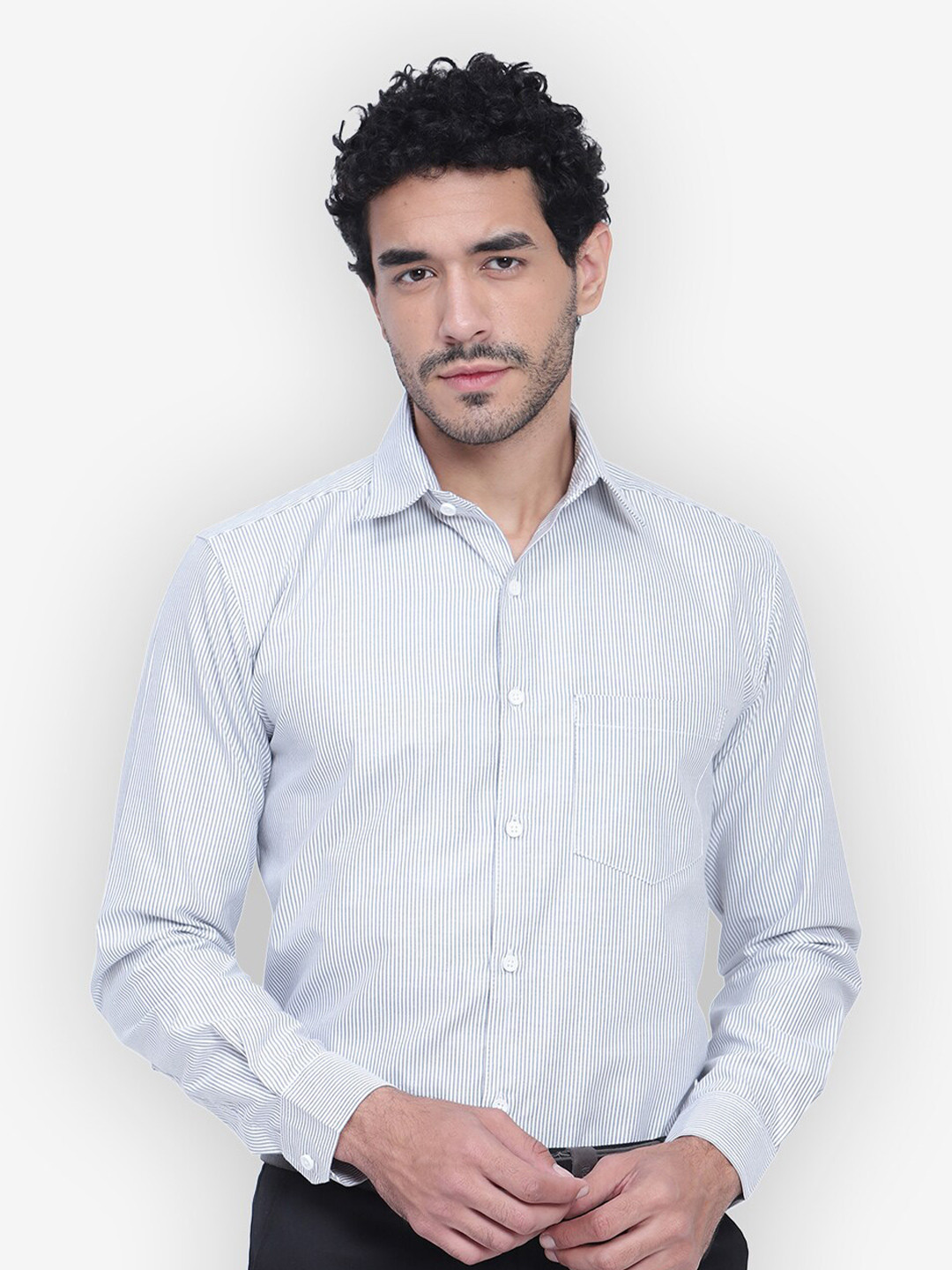 Vida Loca Standard Slim Fit Vertical Stripes Formal Shirt