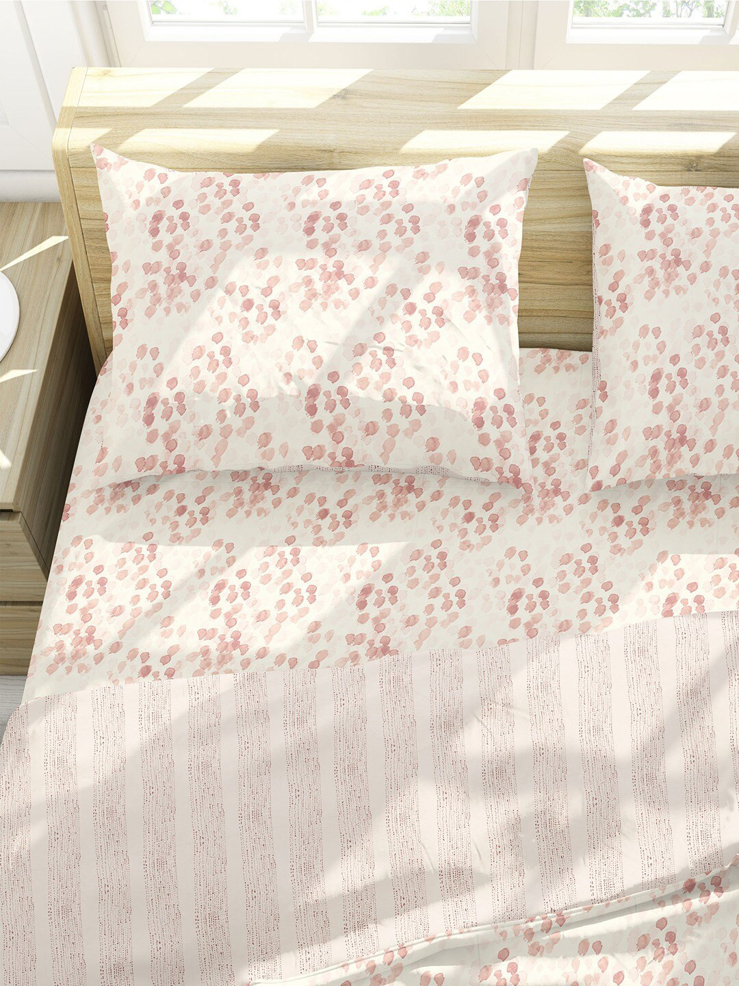 Himeya 2 Pcs White & Peach-Coloured Abstract Pure Cotton Rectangle Pillow Covers