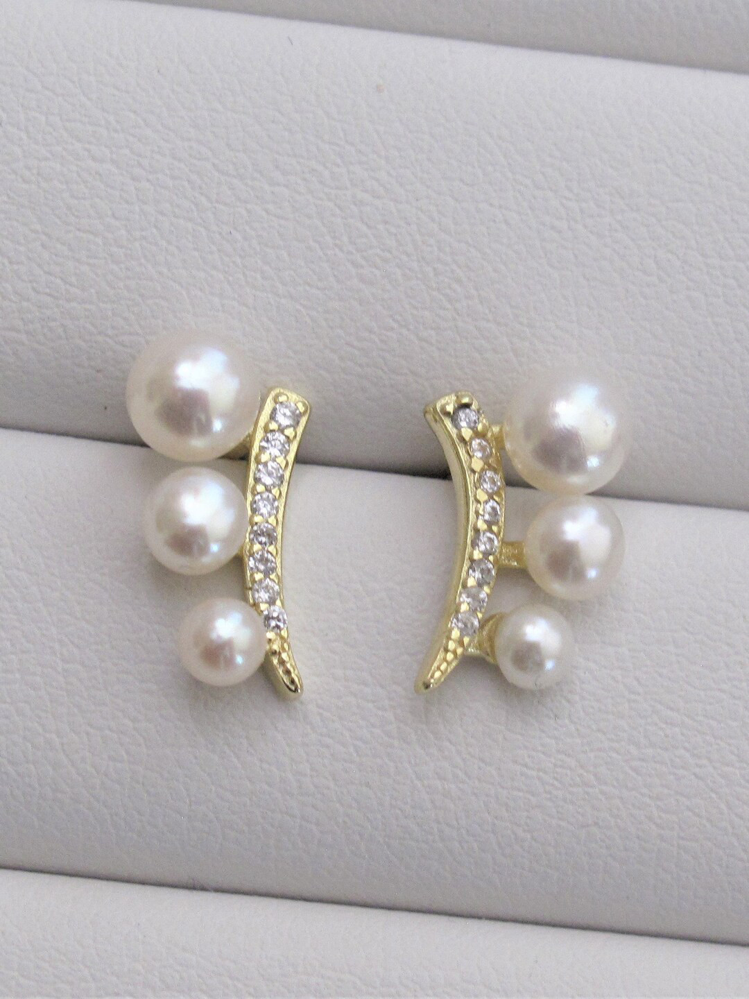 VAGHBHATT Gold-Plated Pearl Beaded Contemporary Stud Earrings
