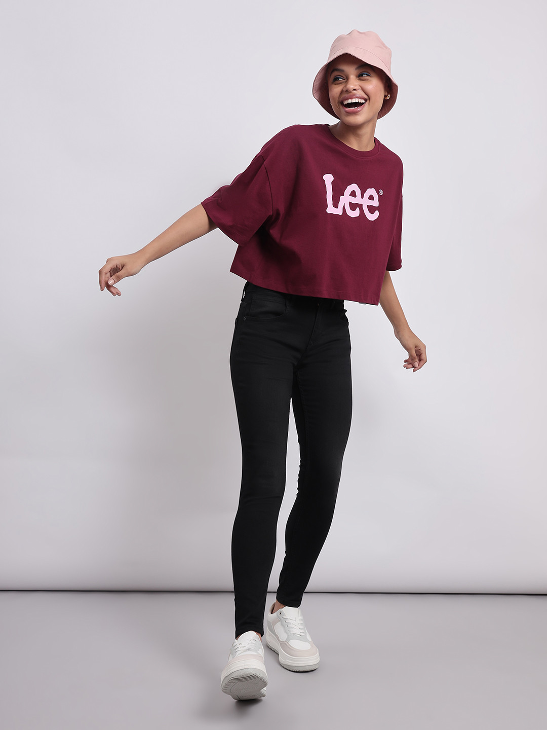 Lee Typography Printed Pure Cotton Boxy Crop T-shirt
