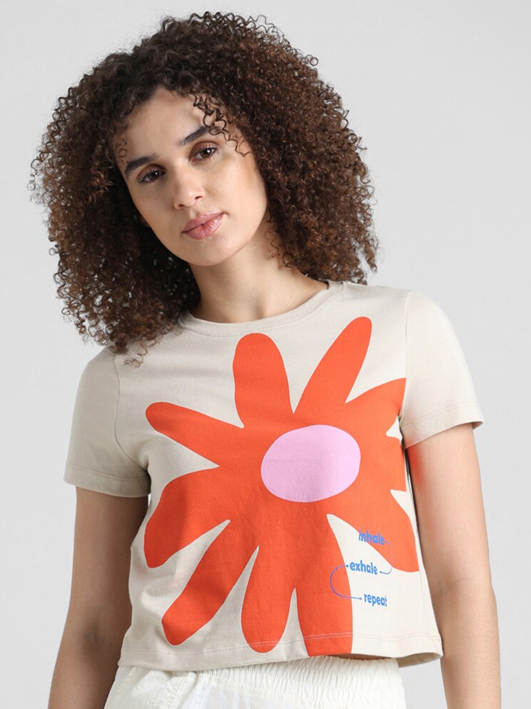 ONLY Floral Printed Round Neck Pure Cotton T Shirt - Tshirts for Women 26193868 | Myntra