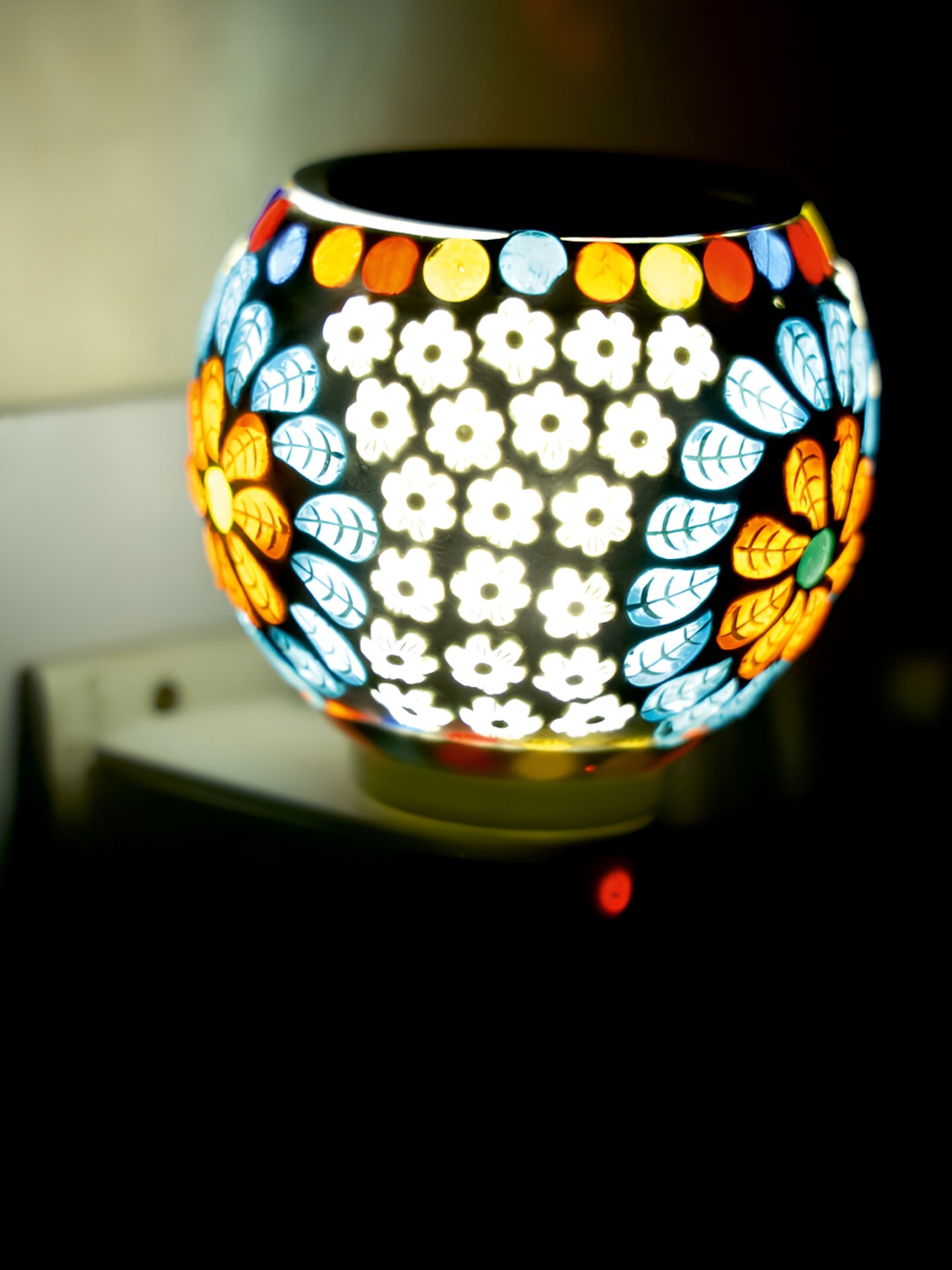 Gojeeva White & Green Camphor Diffuser Glass With Switch And Lamp