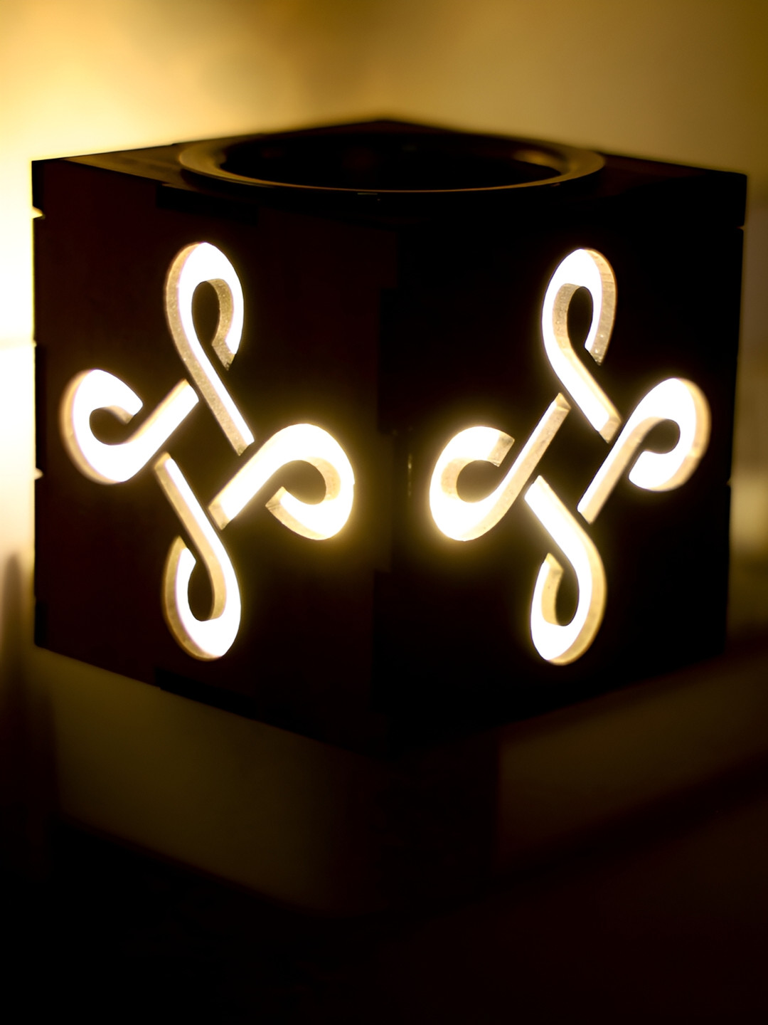 Gojeeva Brown Camphor Diffuser Wooden With Switch And lamp