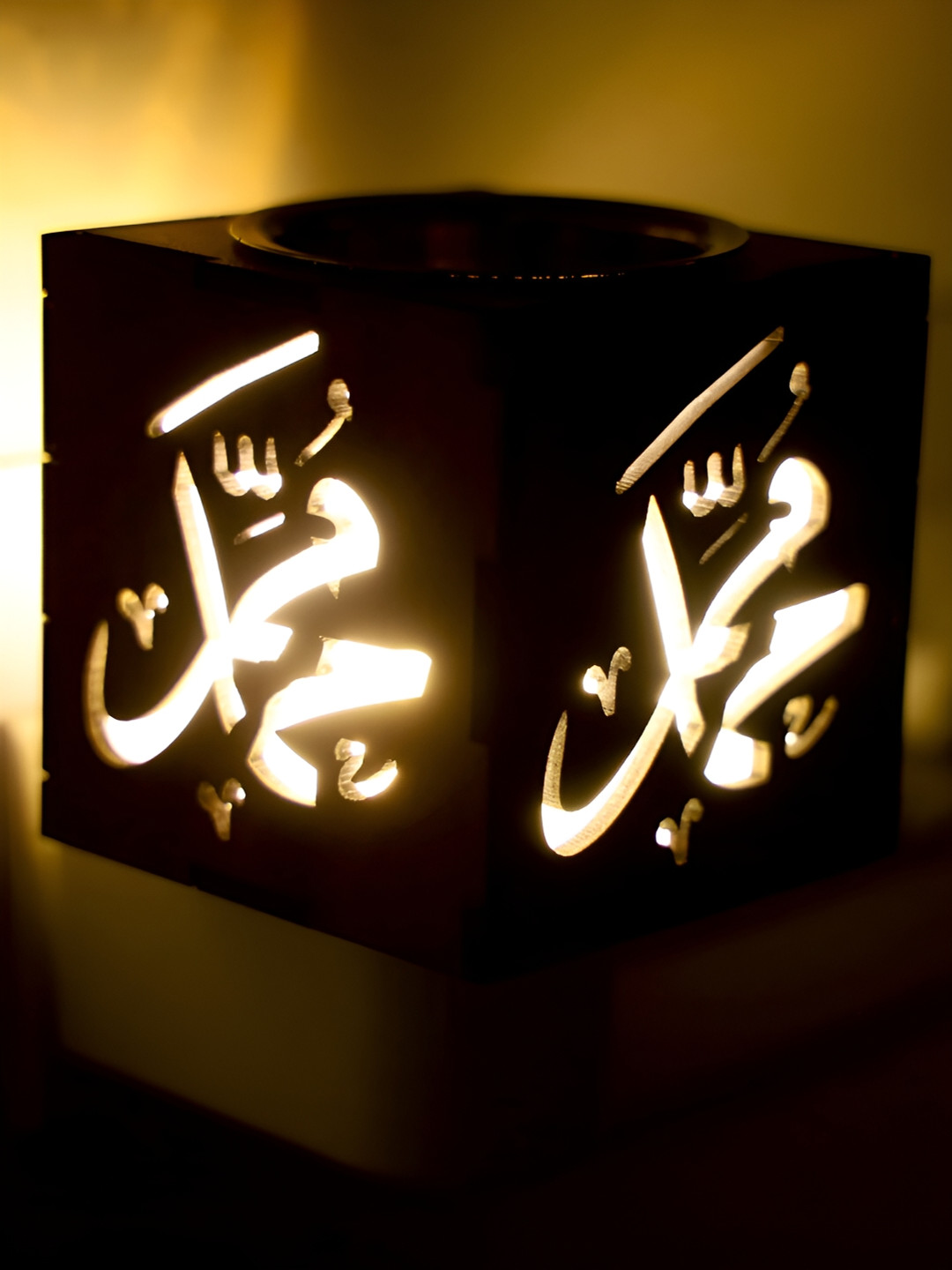 Gojeeva Brown Wooden Camphor Diffuser With Switch And Lamp