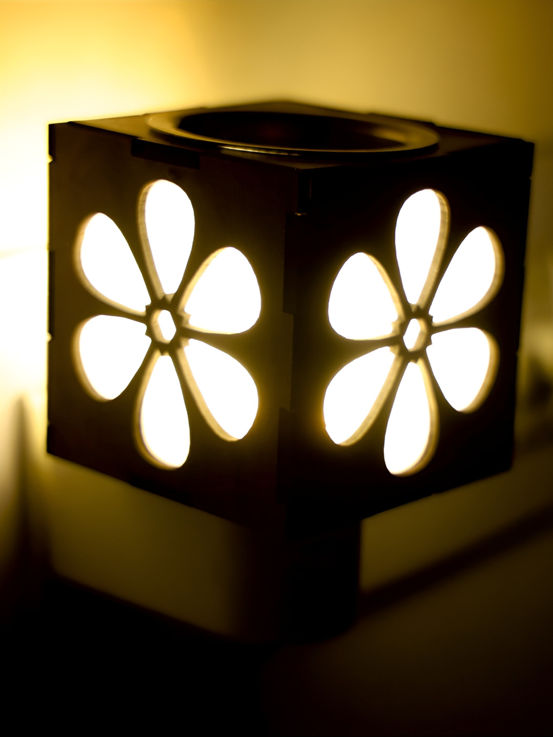 Gojeeva Brown & White Camphor Diffuser Wooden & Glass With Switch