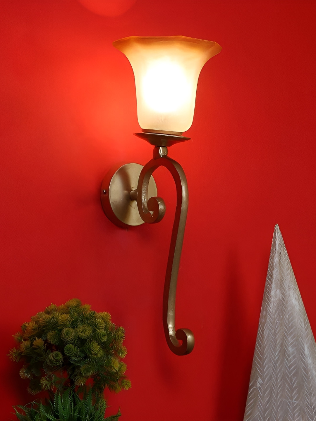ELIANTE Gold-Toned & White Contemporary Cylinder Shaped Wall Lamp