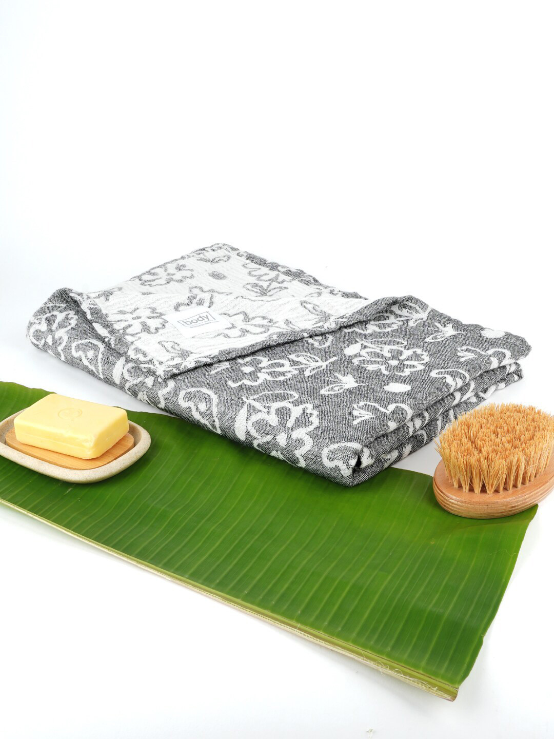 Doctor Towels Charcoal & White Printed 250GSM Set of 1 Anti-Bacterial Banana Bath Towel