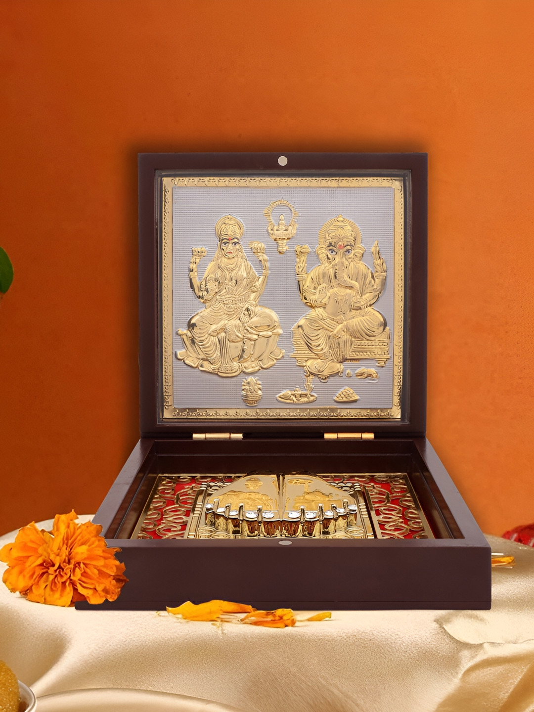INTERNATIONAL GIFT Gold-toned Laxmi Ganesh With Charan Paduka Gift Set