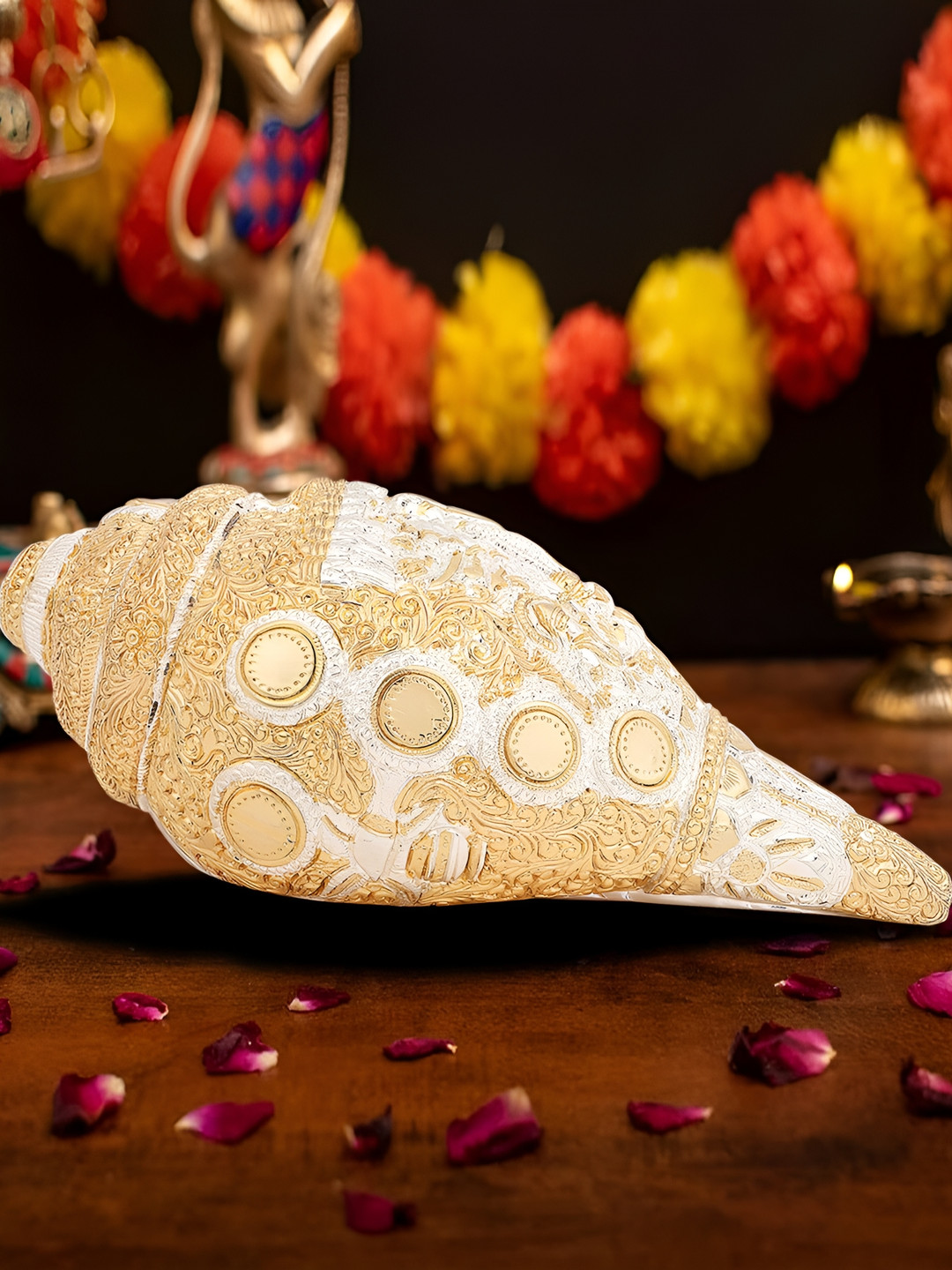 INTERNATIONAL GIFT Gold-Toned Shankh Figurine Car Dashboard Gift Set