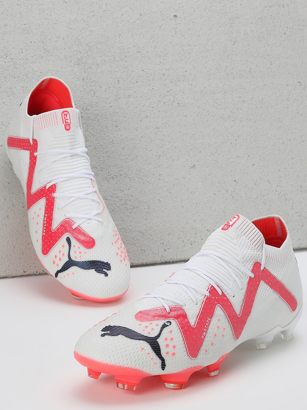 Puma Men FUTURE ULTIMATE FG/AG Printed Football Shoes