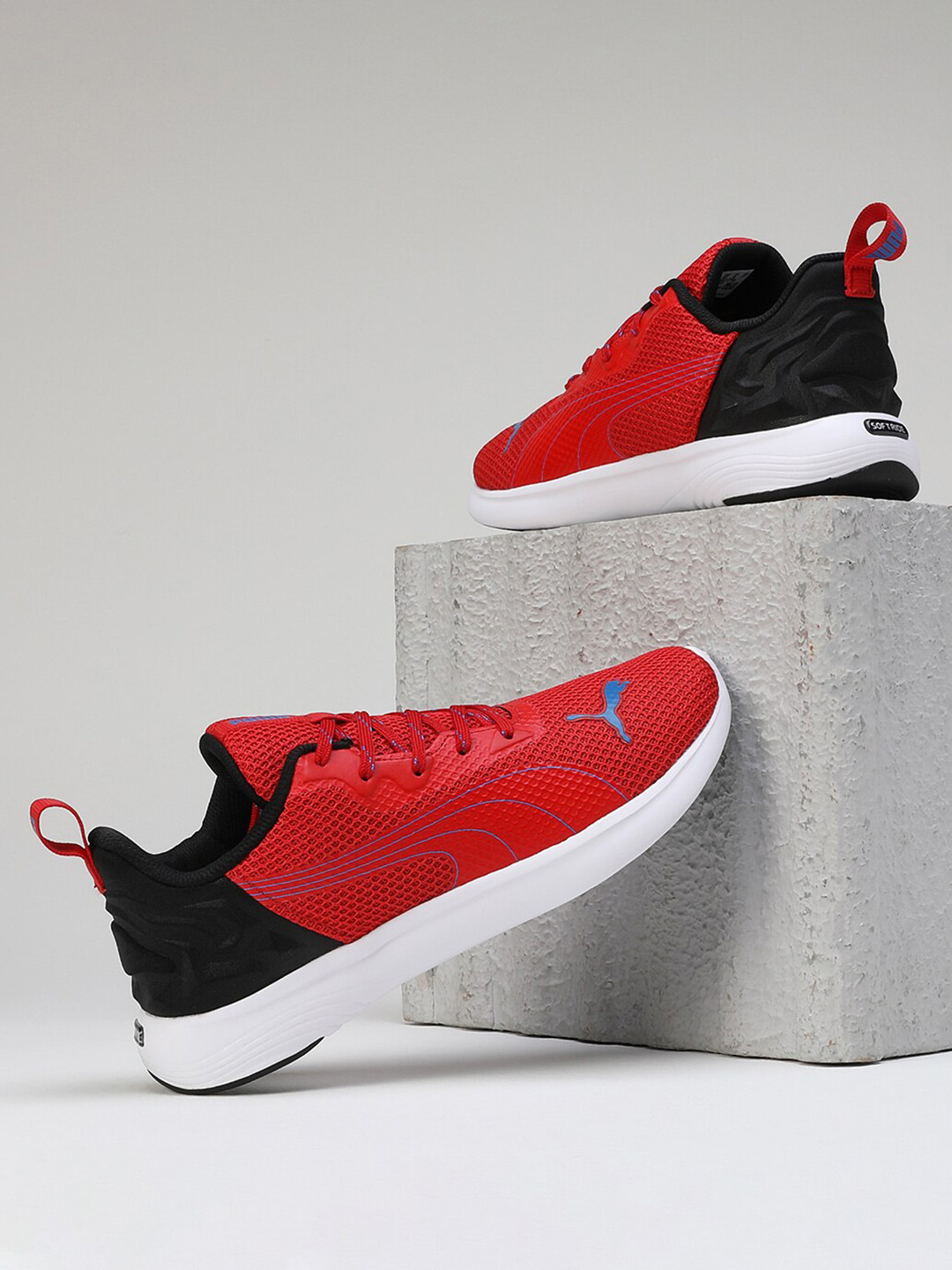 Puma Men SOFTRIDE Runphlo Textured Running Shoes