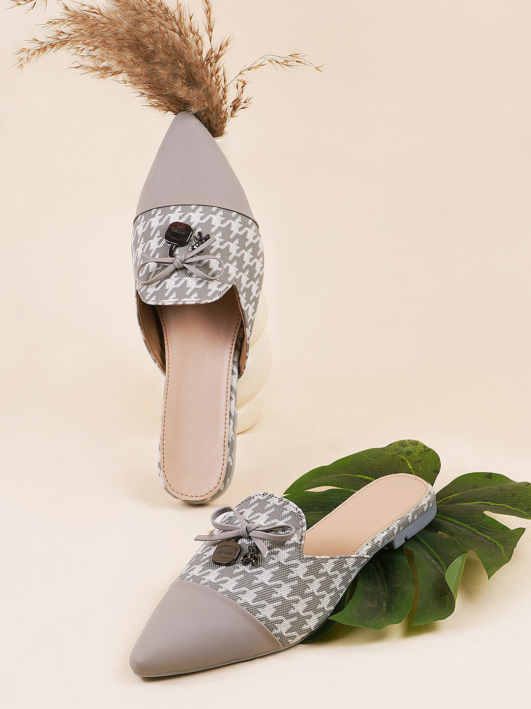 Try Me Printed Bow Detail Pointed Toe Mules