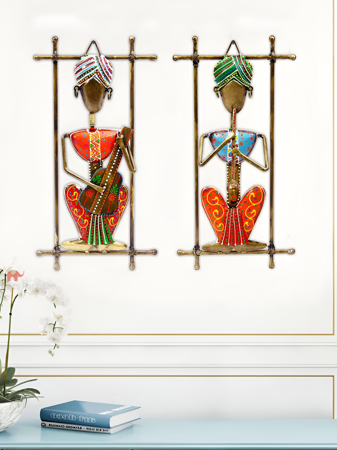 HANDICRAFTS PARADISE 2 Musicians Metal Ethnic Motifs Glossy Hall 2Pcs Wall Hangings-14In