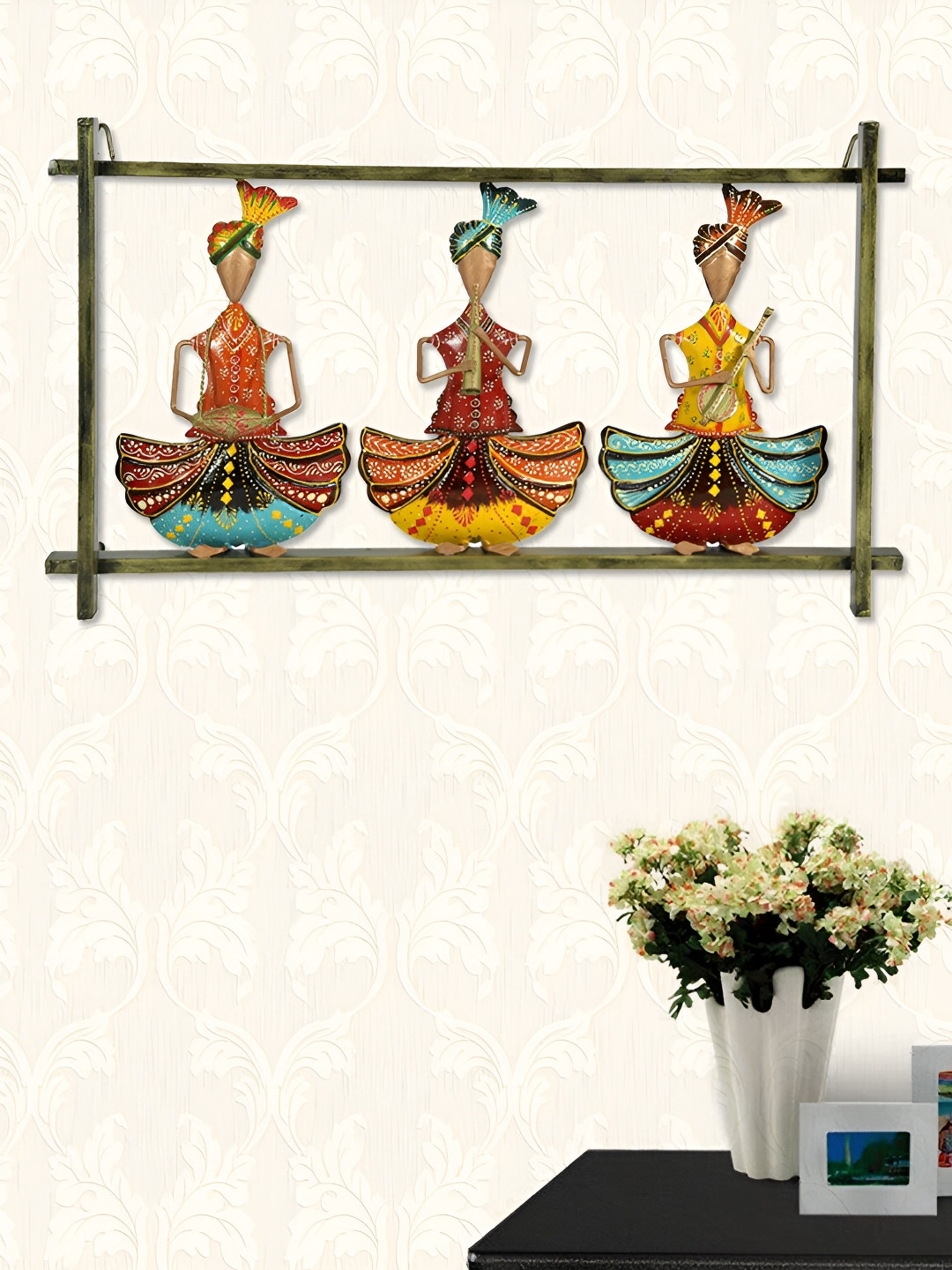 HANDICRAFTS PARADISE Tribal Rajasthani Musicians Metal Glossy Abstract Wall Decor-2.5In