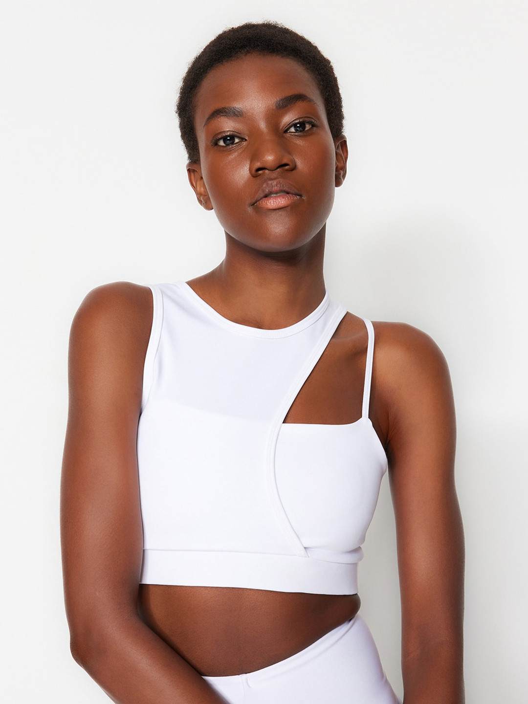 Trendyol Full Coverage Cut Out Lightly Padded Bra