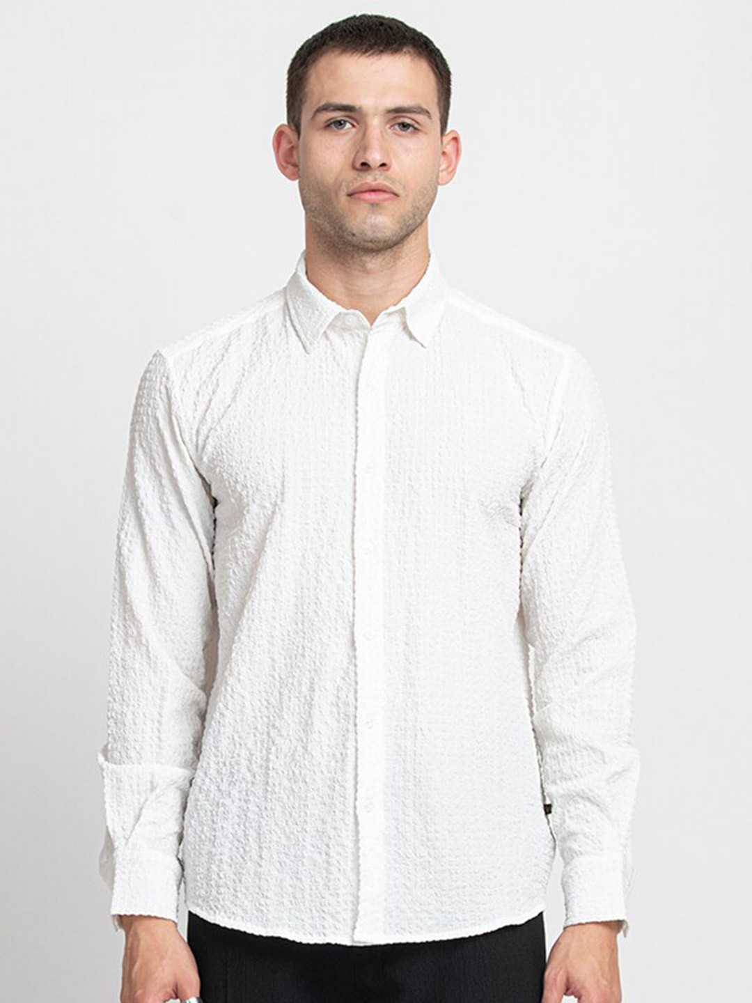 KISSOSS Spread Collar Classic Relaxed Fit Casual Self Design Shirt