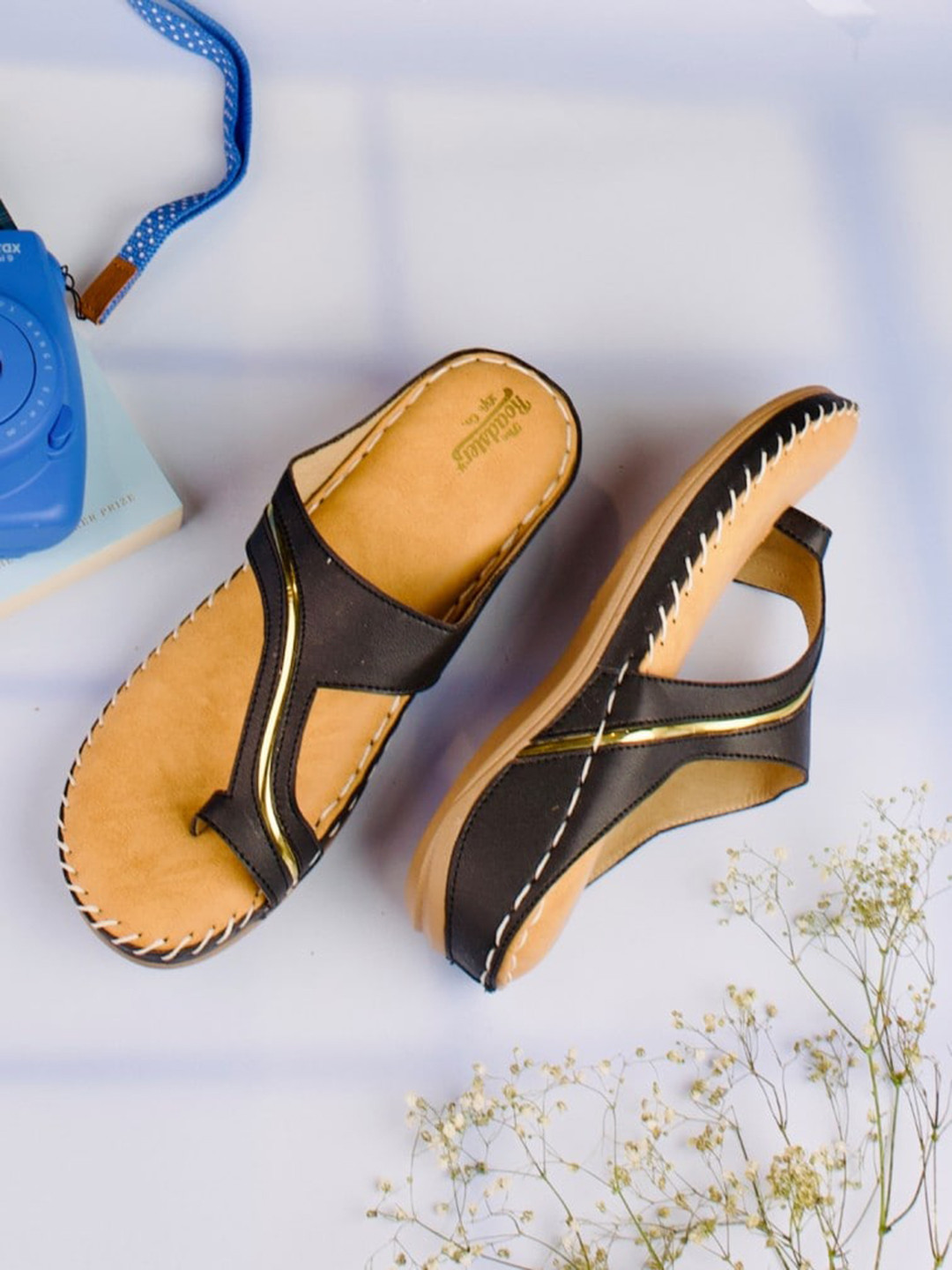 The Roadster Lifestyle Co. Black & Gold-Toned Stitch Detail One Toe Flats