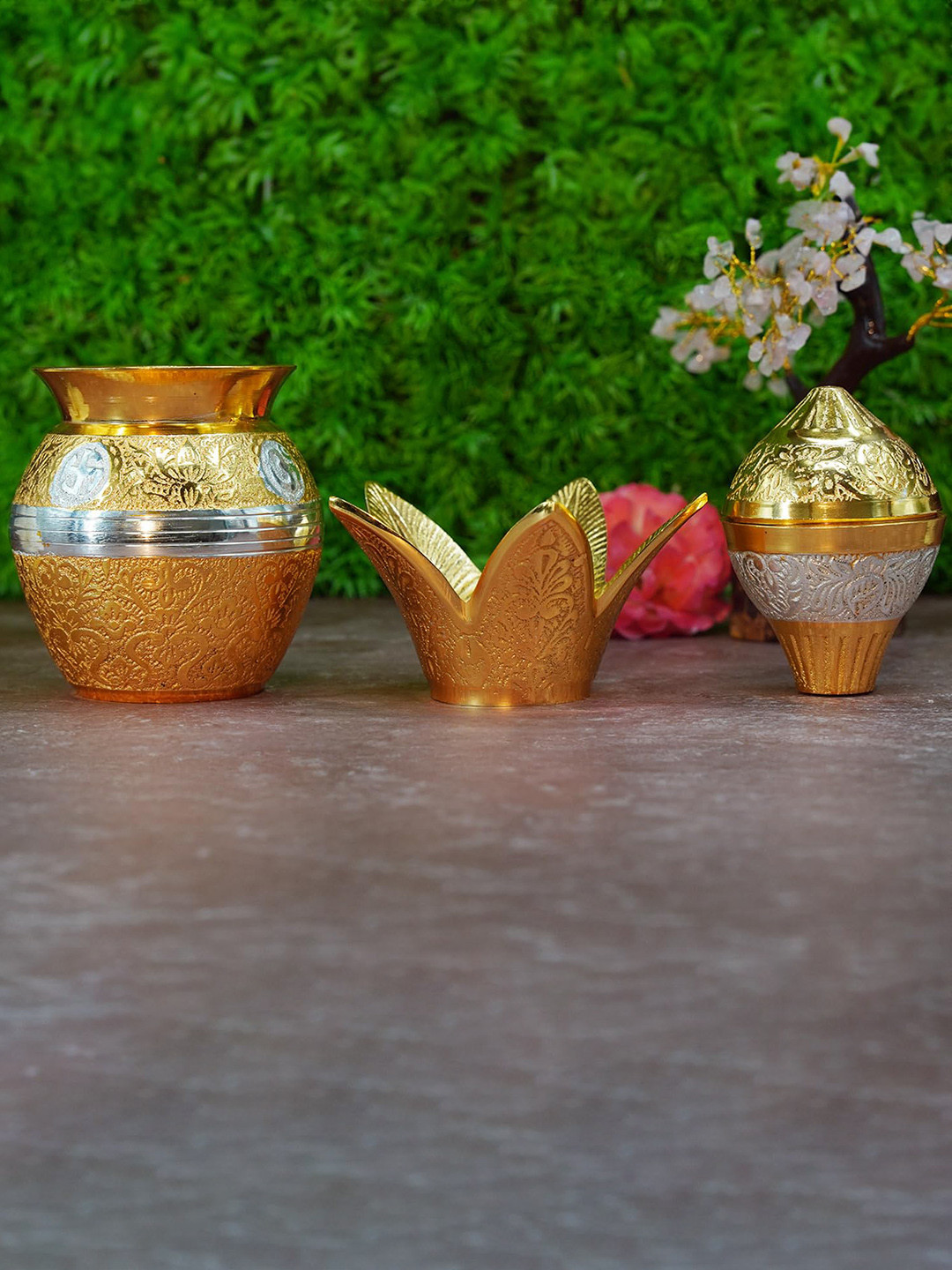 PujaNPujari Gold Toned & Siver Toned Brass Kalash With Coconut & Mango Leafs