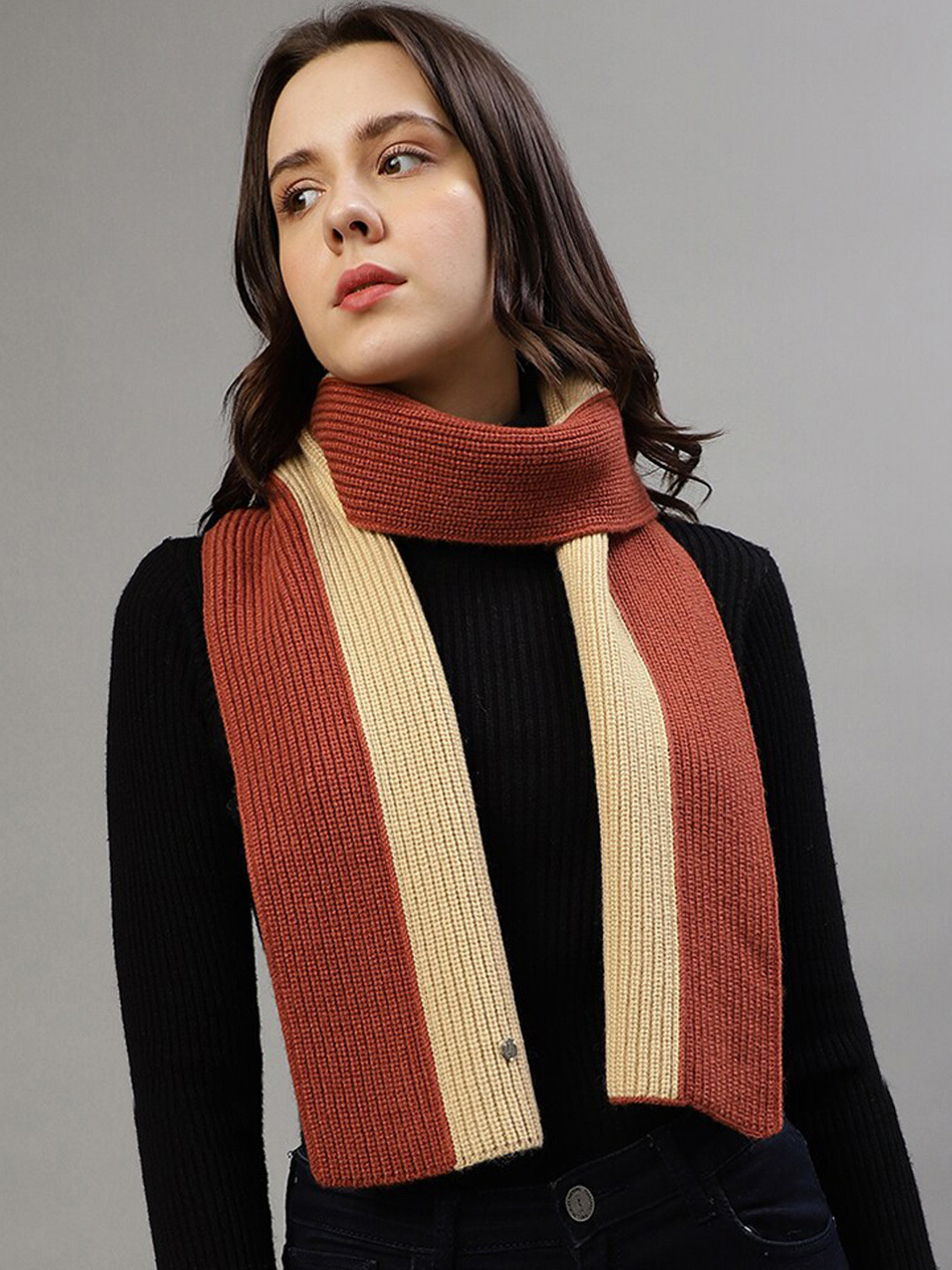 Iconic Knitted Colourblocked Tasselled Muffler
