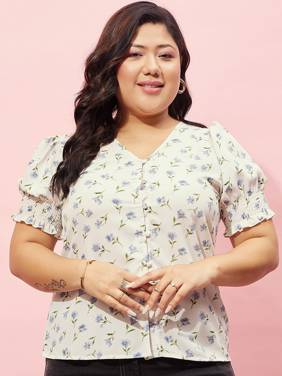 Berrylush Curve Plus Size White Floral Printed Puff Sleeve Top