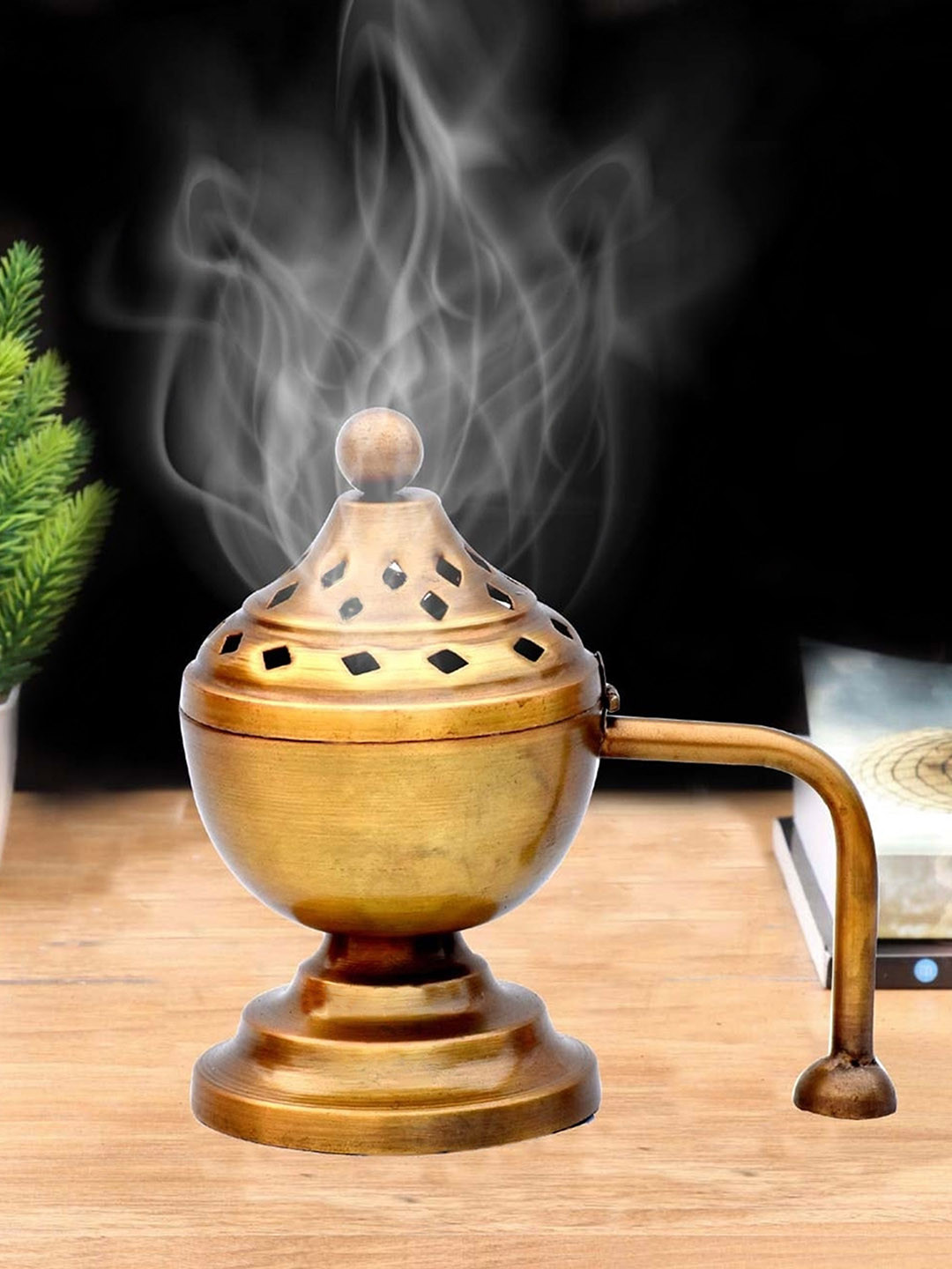 DSH Crafting Your Curiosity Gold Metal Doop Dani With Handle