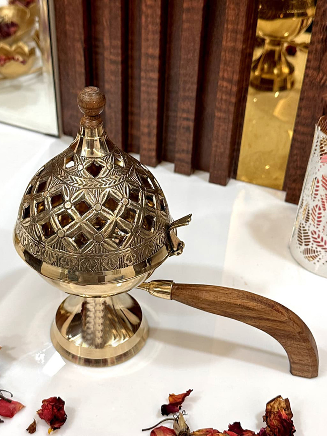 DSH Crafting Your Curiosity Gold Brass Doop Dani with Wooden Handle