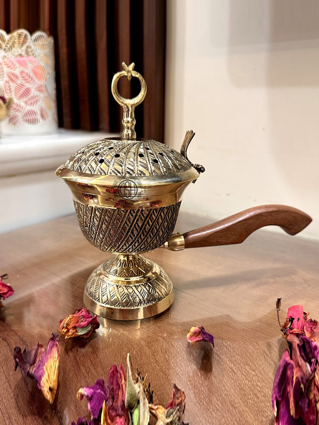 DSH Crafting Your Curiosity Brown Brass Doop Dani with Wooden Handle