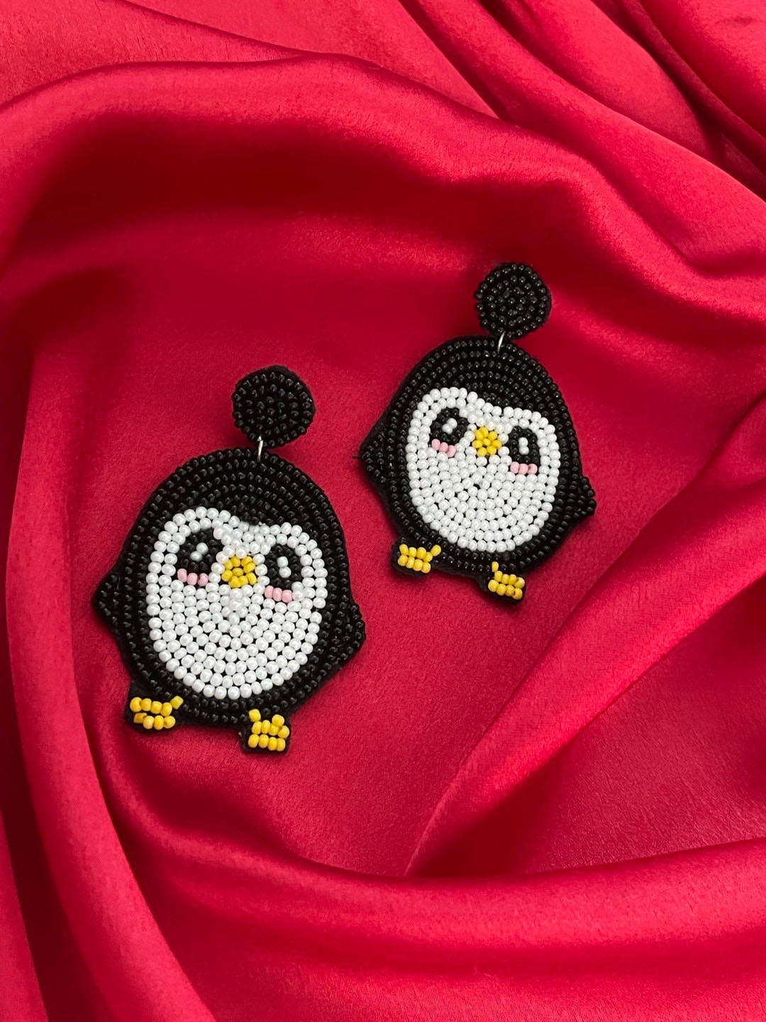 Digital Dress Room Christmas Special Beaded Classic Penguins Design Drop Earrings