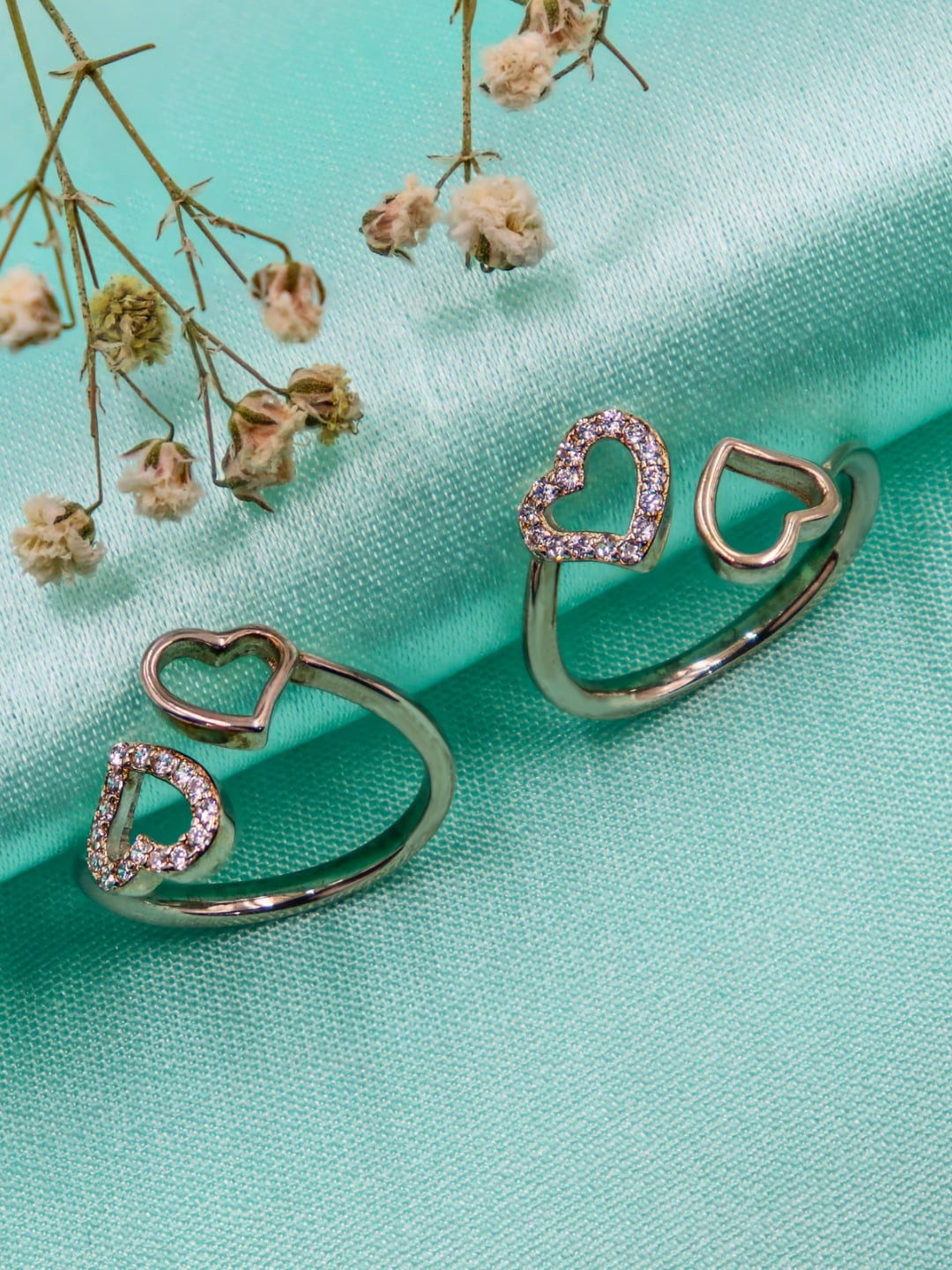 Zarkan 92.5 Sterling Silver CZ-Studded The Twin Hearts Toe Rings