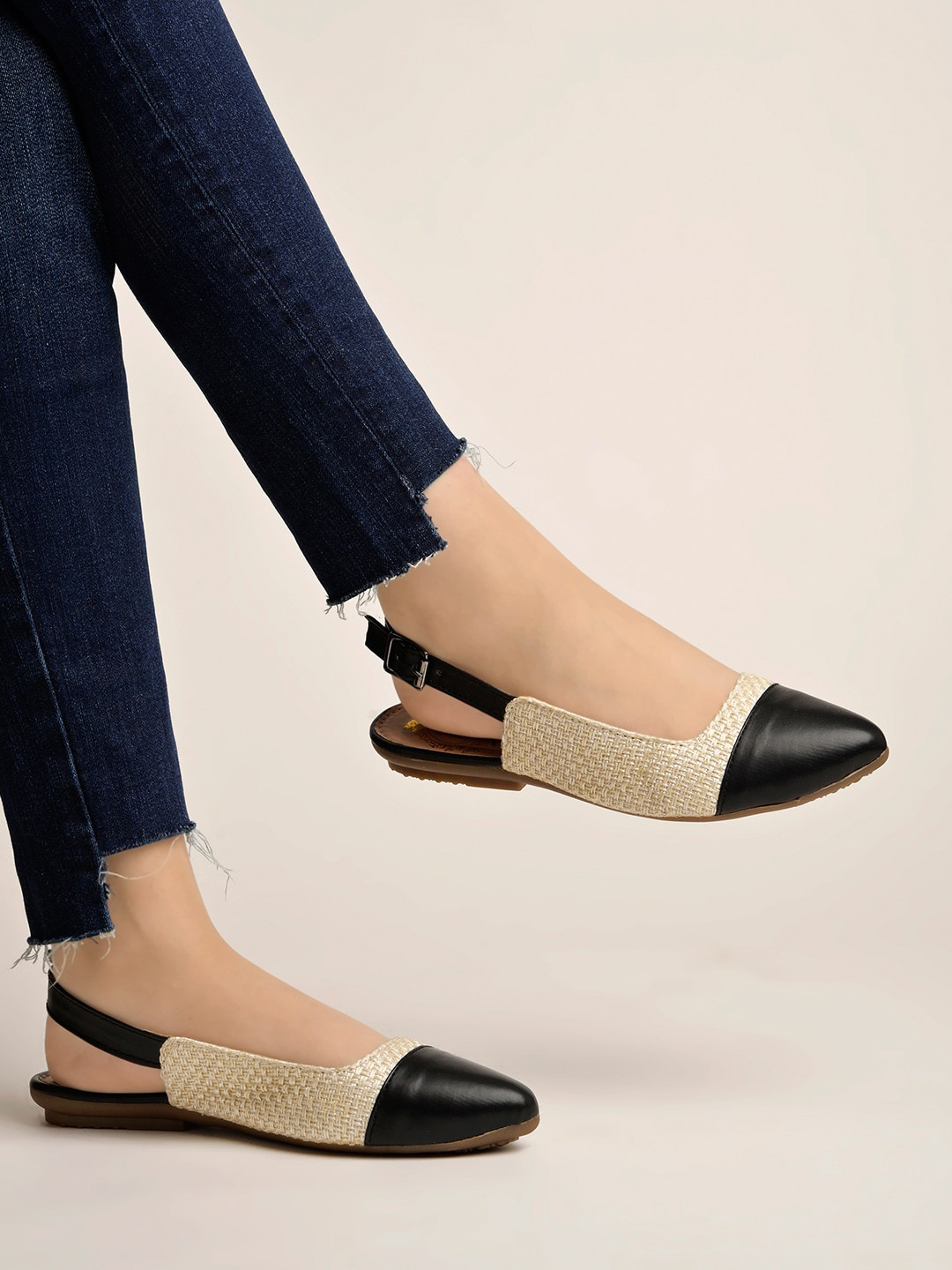 Shoetopia Colourblocked Mules With Buckle Closure