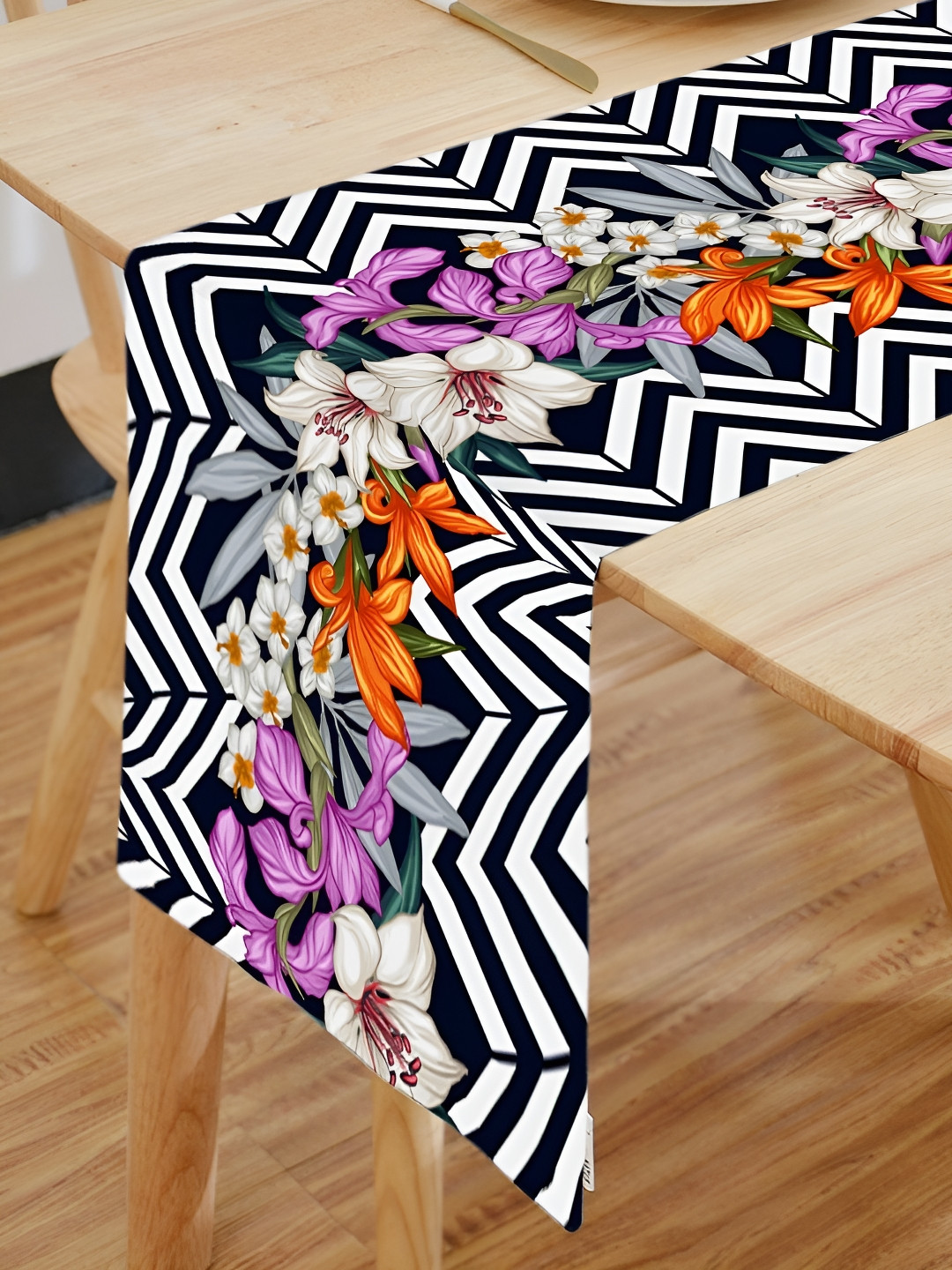 HOMADORN Off White & Black Floral Printed 4-Seater Table Runner