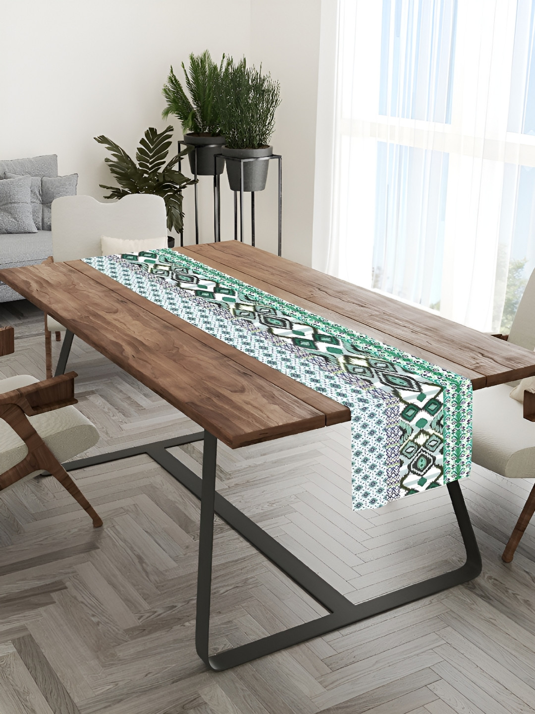 HOMADORN Green & White Abstract 6 Seater Table Runner