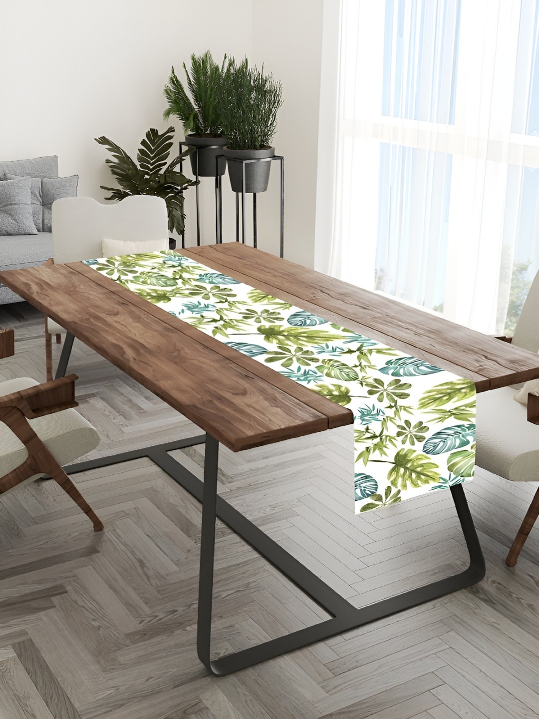 HOMADORN Green & White Floral 4 Seater Table Runner