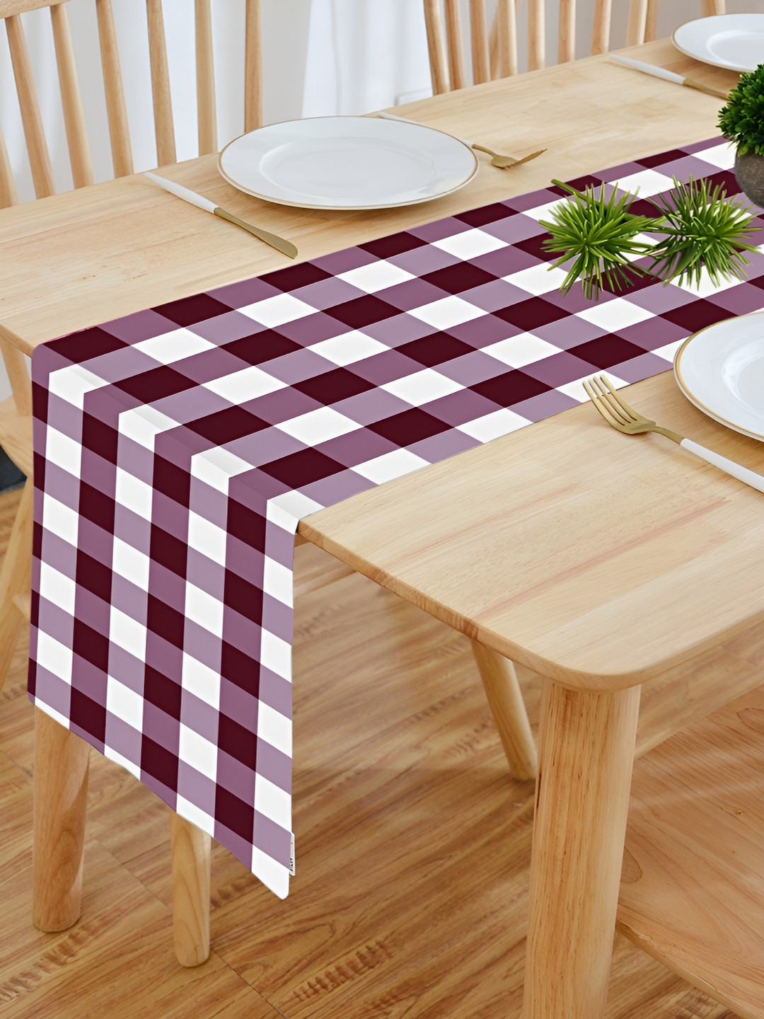HOMADORN Pink & White Checked Printed 6 Seater Table Runner