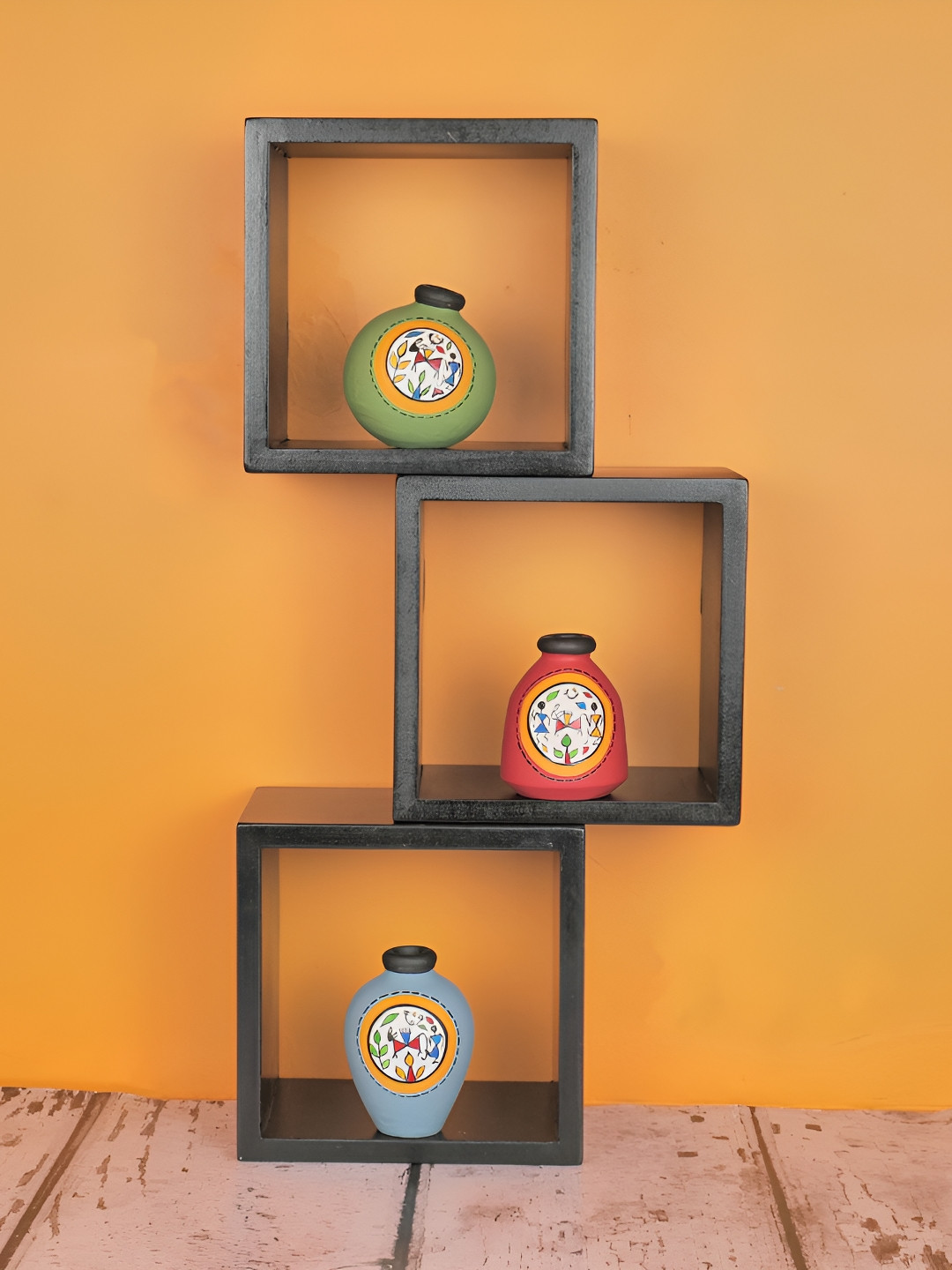 ARTYSTA BEAUTIFYING LIVES Red & Green 3 Pieces Warli Hand-Painted Miniature Vases