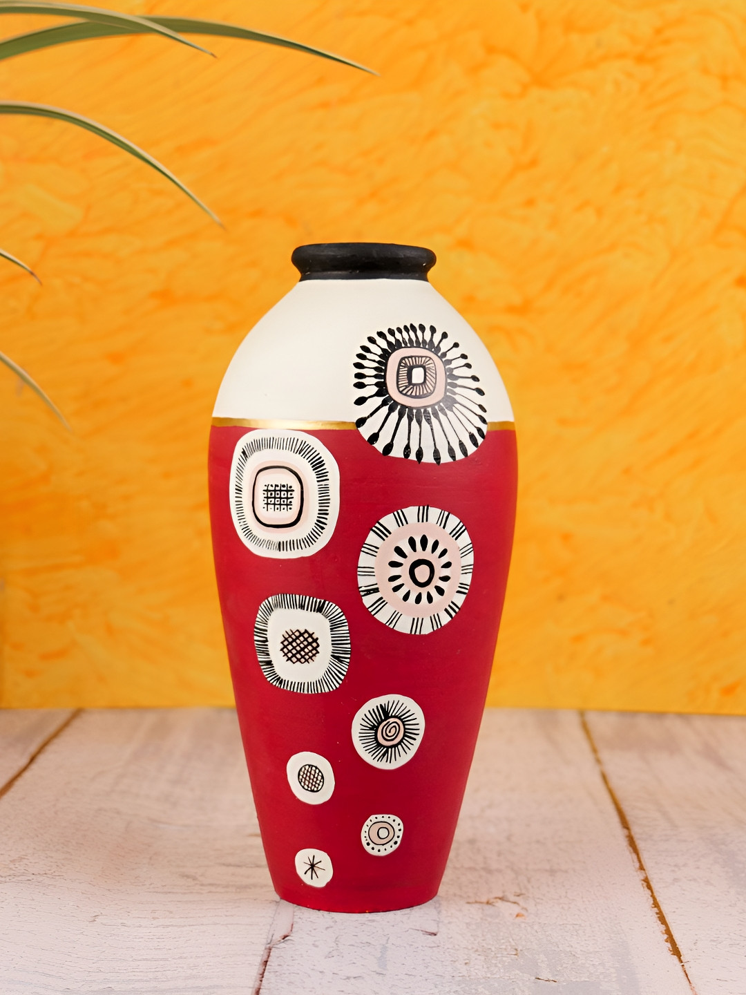 ARTYSTA BEAUTIFYING LIVES Maroon & White Modern Vibes Terracotta Flower Vase