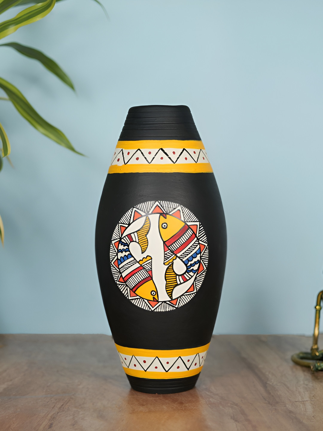 ARTYSTA BEAUTIFYING LIVES Black & Yellow Fish Encircle Hand-Painted Flower Terracotta Vase
