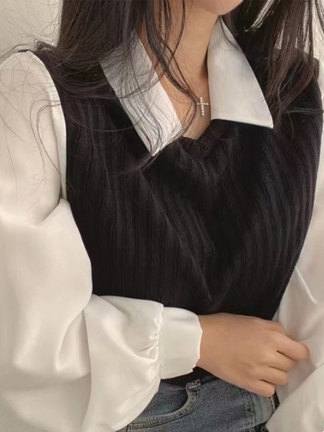 StyleCast Girls Black Ribbed V-Neck Sleeveless Top