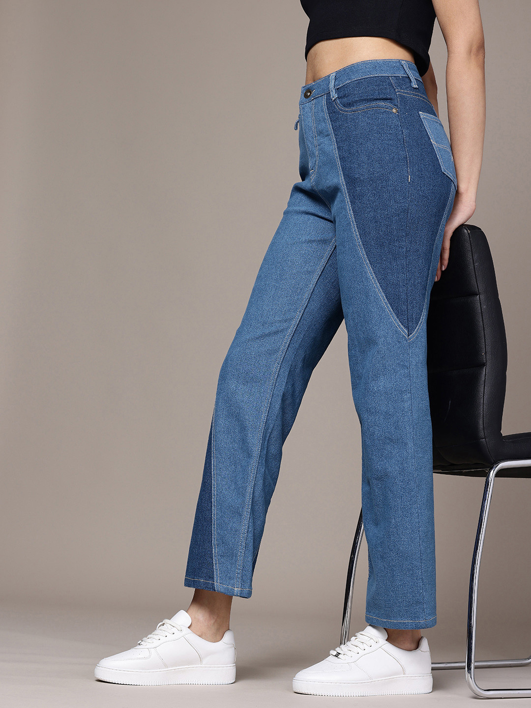 The Roadster Life Co. Straight Fit Stretchable Jeans with Colour Contrast Patch Detail