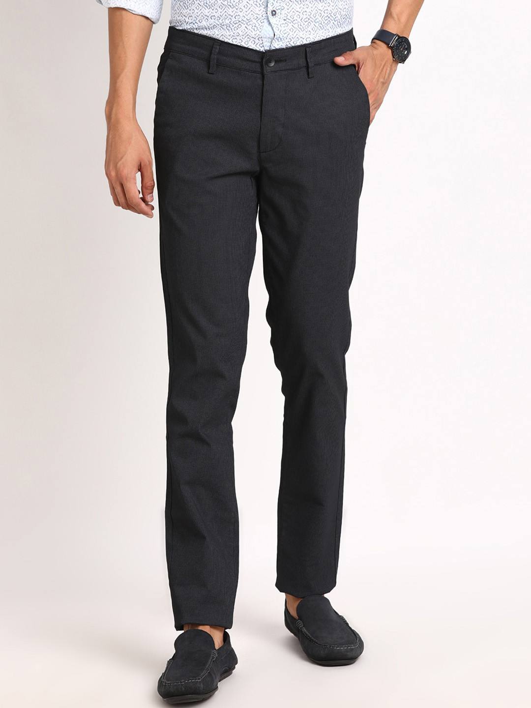 Turtle Men Smart Micro Ditsy Printed Cotton Tapered Fit Chinos