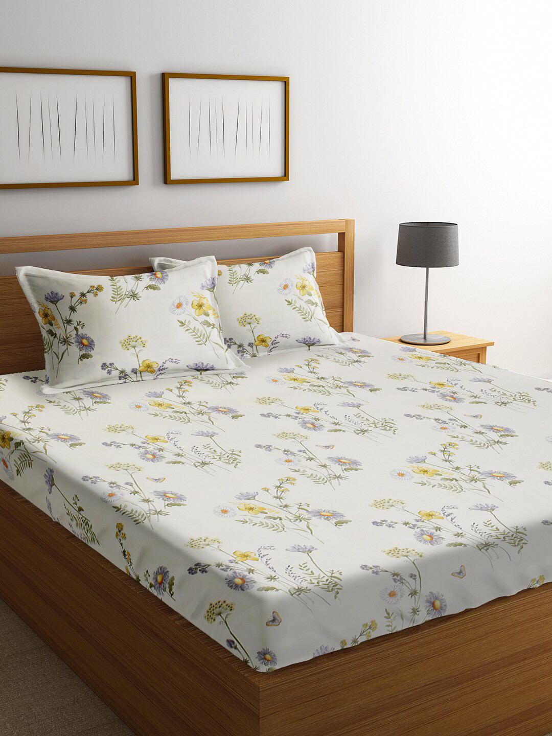 RAGO Relish White Floral Microfiber 210 TC Fitted Queen Superfine Bedsheet with 2 Pillow Covers-91 x 98 inches