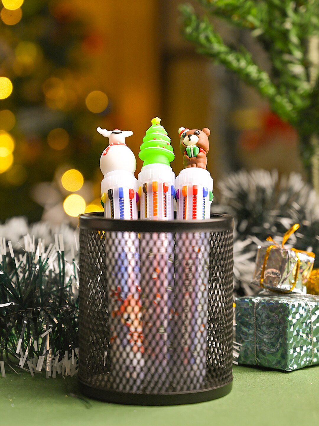 MARKET99 Red & White 3 Pieces Christmas Gift Ball Pens Christmas Decor