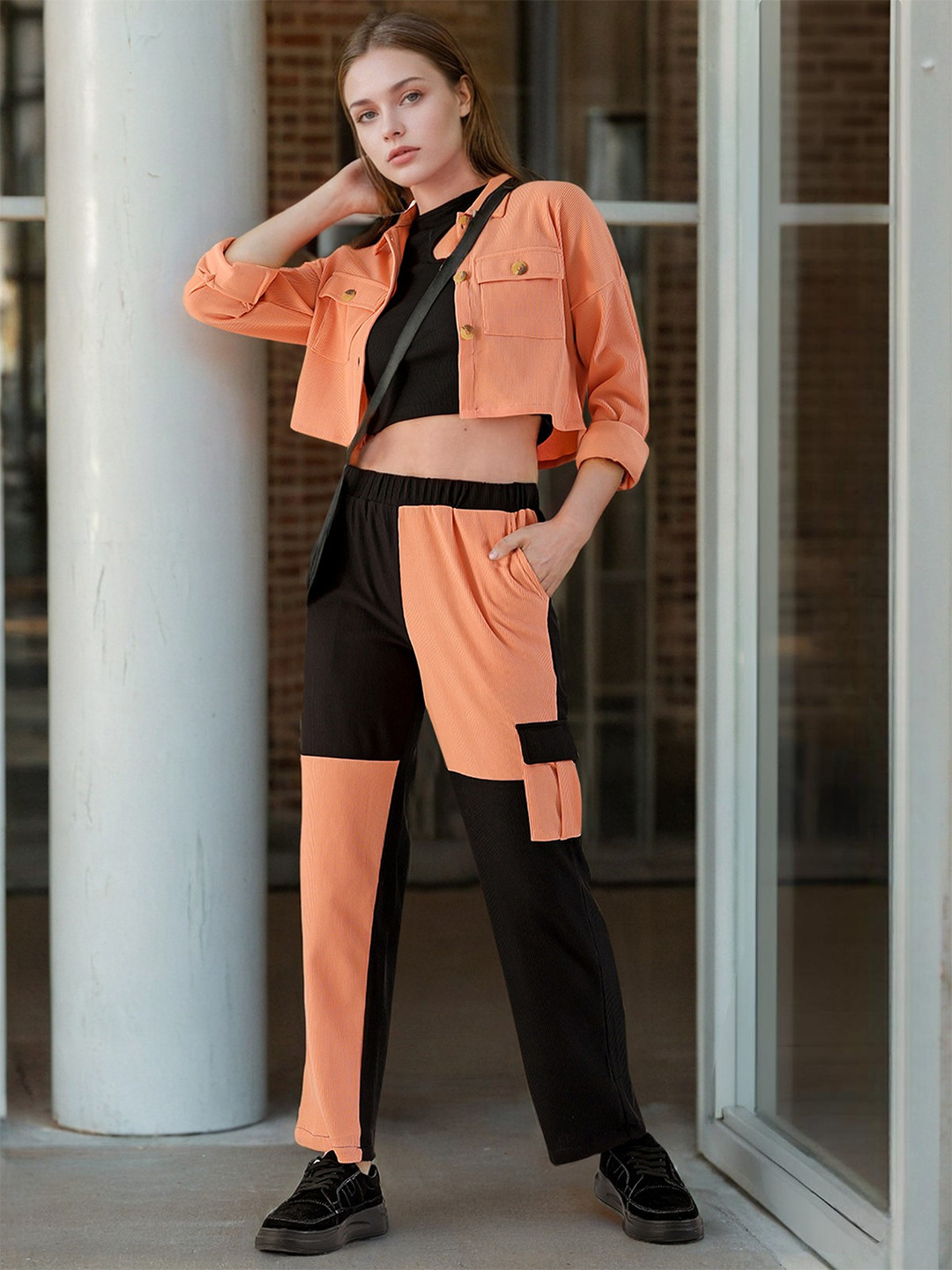 Freehand by The Indian Garage Co Women Colourblocked Mid Rise Cargos Trousers