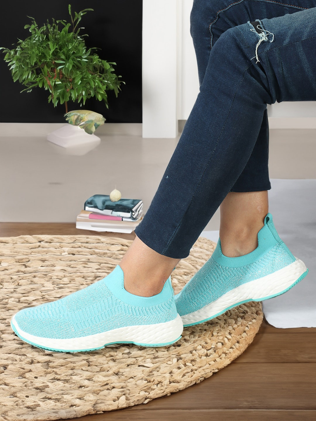 Carlton London sports Women Textured Contrast Sole Lightweight Slip-On Sneakers