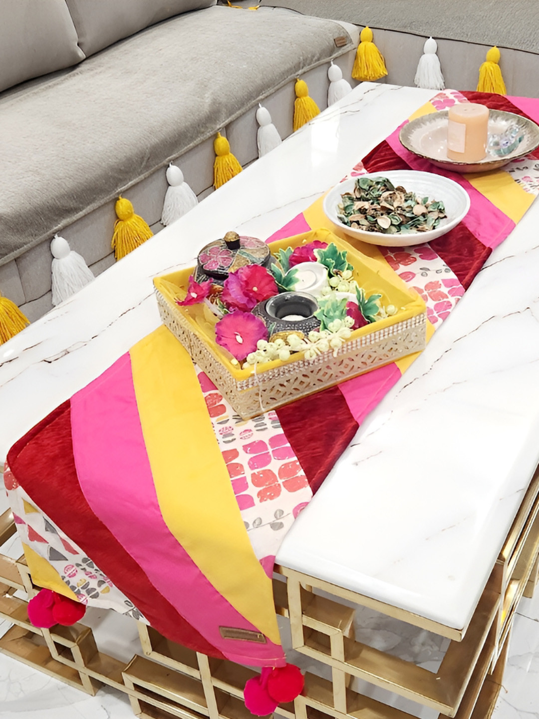 THROWPILLOW Magenta Printed Table Runner